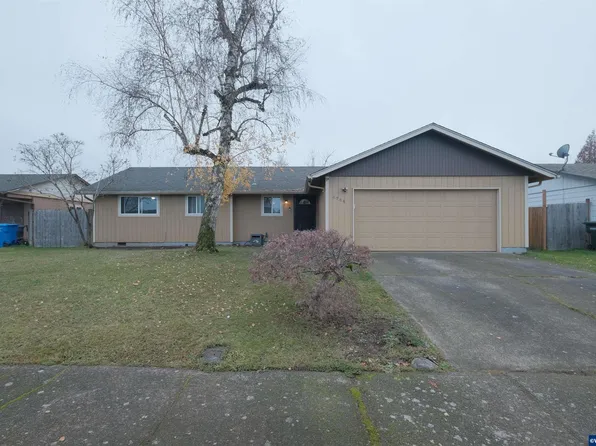 4764 Countess Ct NE, Salem, OR 97301