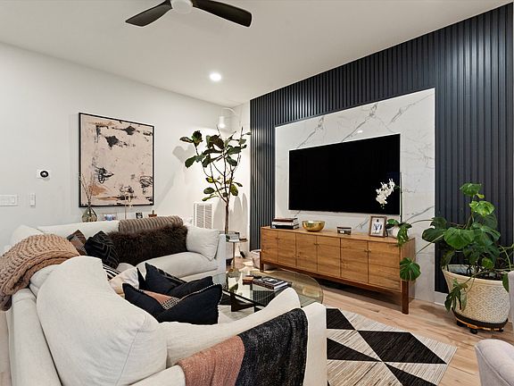 3rd image of 3978B Taylor Rd