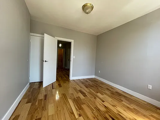 Rented by ERNY LLC | media 12