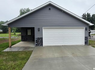 215 Vermont St, Carterville, IL 62918