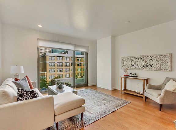 4th image of 45 W South Temple St #701