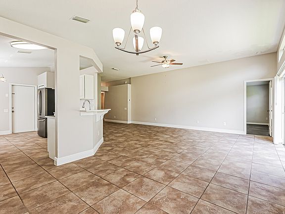5th image of 10428 Hunters Haven Blvd