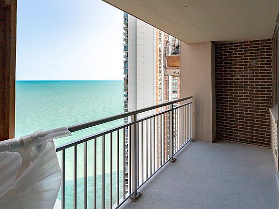 5th image of 6145 N Sheridan Rd APT 29D