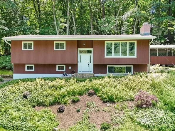 28 Watch Hill Road, Croton-on-Hudson, NY 10520