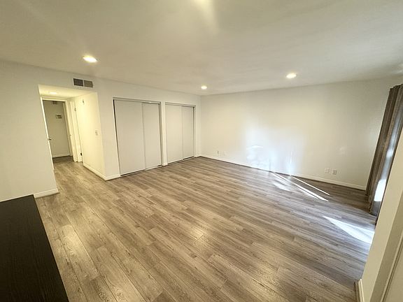 2nd image of 2700 N Cahuenga Blvd E APT 1-1205