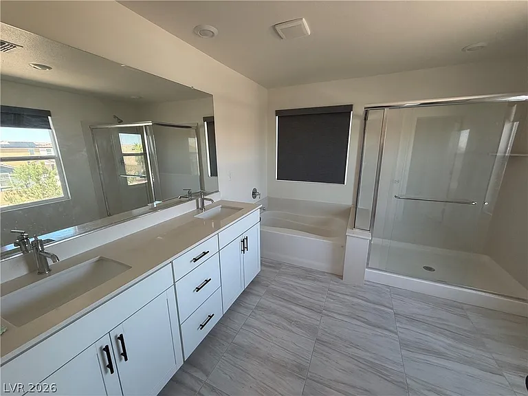 8030 Minavalle Ave — Photo 17