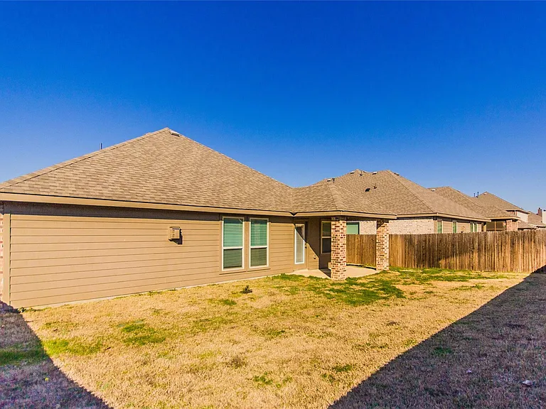 900 Lake Cypress Ln — Photo 13