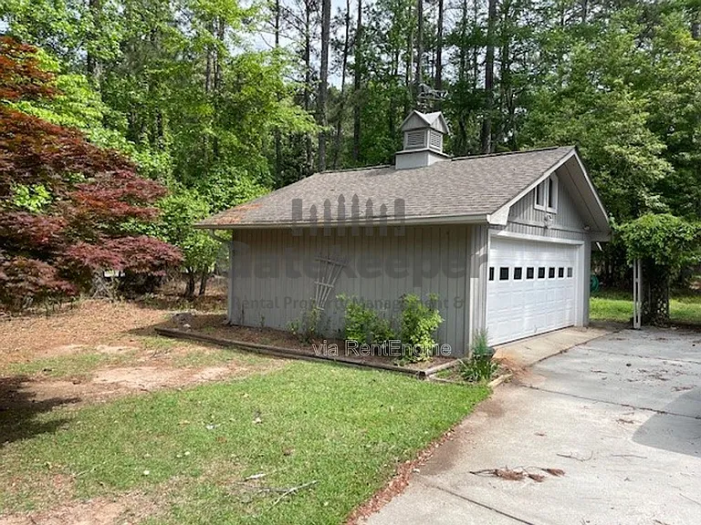 100 Sandown Dr — Photo 18