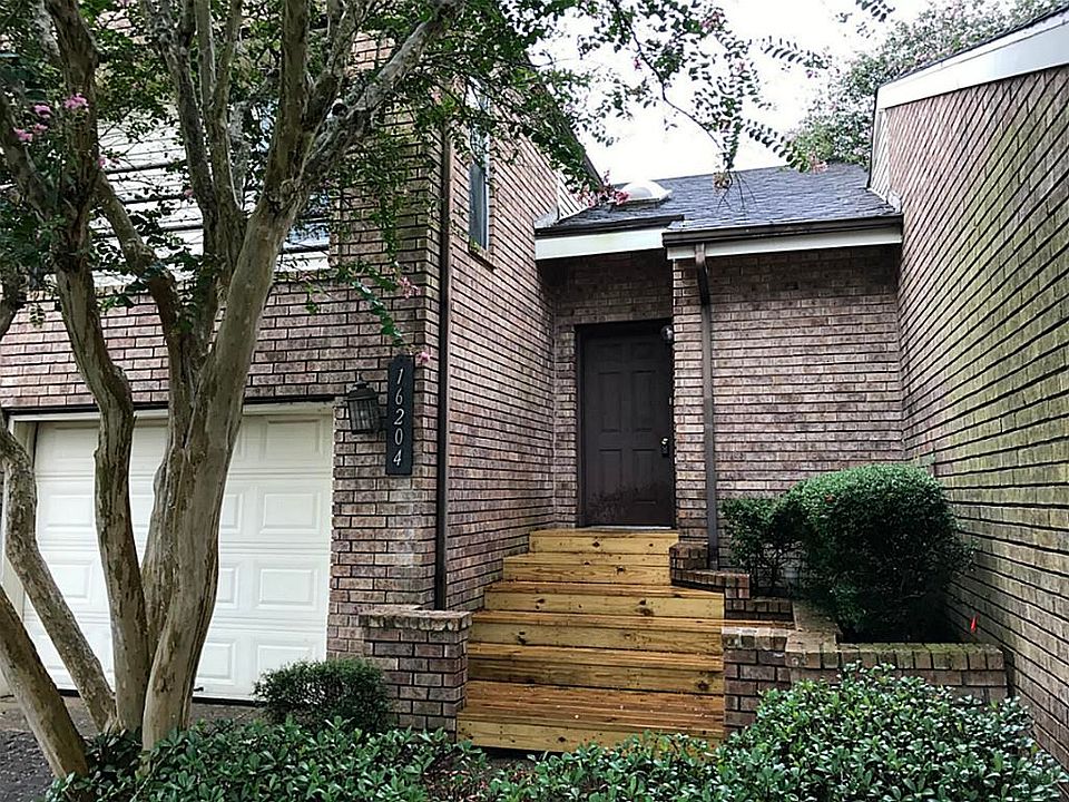 1st image of 16204 Seahorse Dr