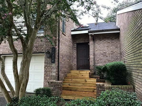 16204 Seahorse Dr, Houston, TX 77062