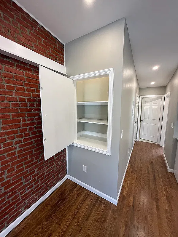 1 bed, 1.0 bath, 700 sqft, $1,600 — Photo 2