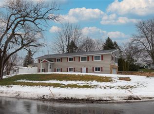 10 Nevins Rd, Henrietta, NY 14467