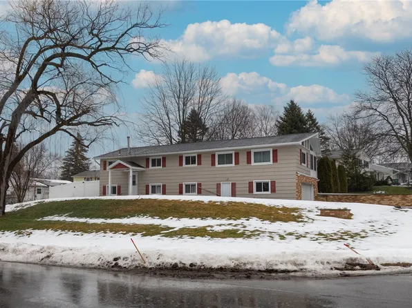 10 Nevins Rd, Henrietta, NY 14467