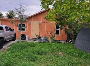 1009 S Pine St, Lake Worth, FL 33460