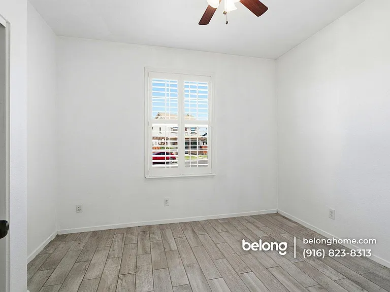 1714 Nicol Way — Photo 8