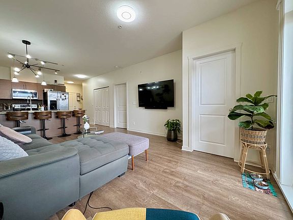 3rd image of 2239 Kingsway #326