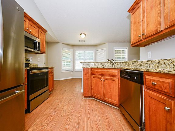 5th image of 125 Cheyenne Dr