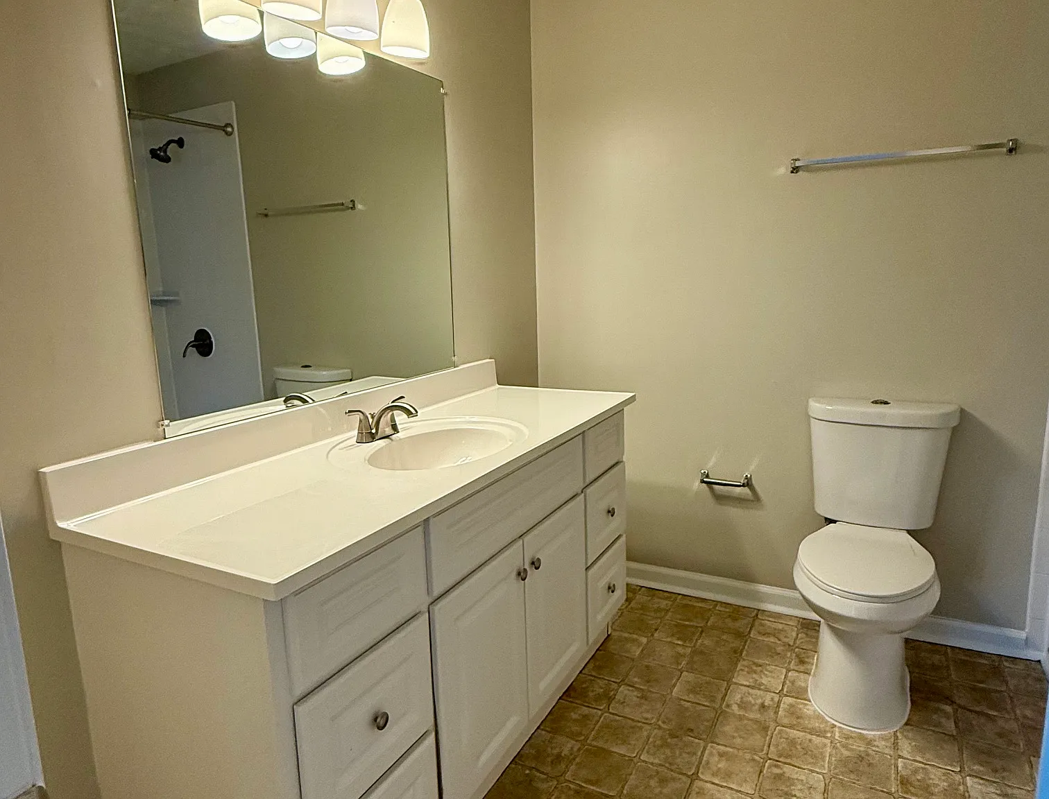 2 bed, 2.5 bath, 1392 sqft, $1,950 — Photo 4