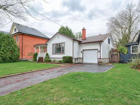 152 Birmingham St, Stratford, ON N5A 2T2