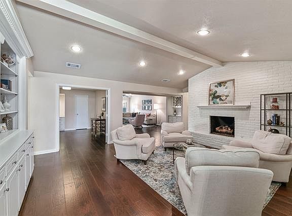 4th image of 1102 High Vista Ln