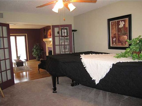 4th image of 2430 N Sandhill Ct