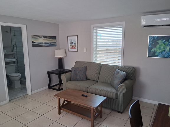 3rd image of 125 119th Ave #2