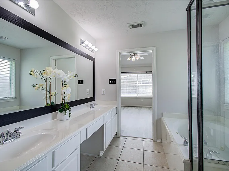 15103 Petal Rose Ct — Photo 18