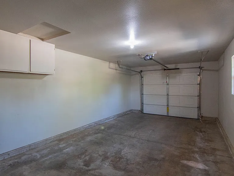 847 Cally Ct — Photo 16