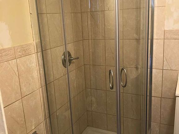 3rd image of 423 Summer Ave #1A