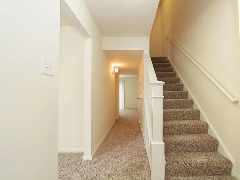 The Reserve at Merrick Apartments & Townhomes — Photo 18