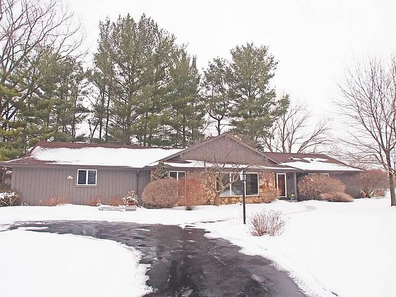 2nd image of N56W35310 Appletree Ct