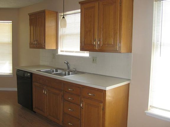 4th image of 616 Silver Hill Dr