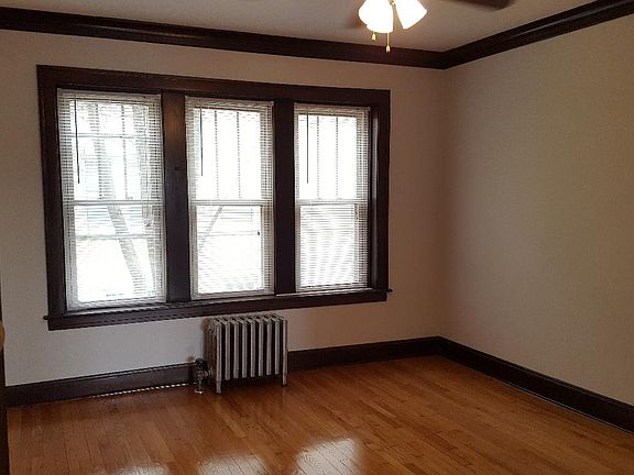 3rd image of 1124 N Austin Blvd #1E