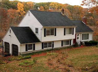 25 Buttermilk Ln, Branford, CT 06405