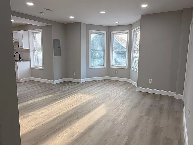 516 E Marshall St #2 — Photo 5