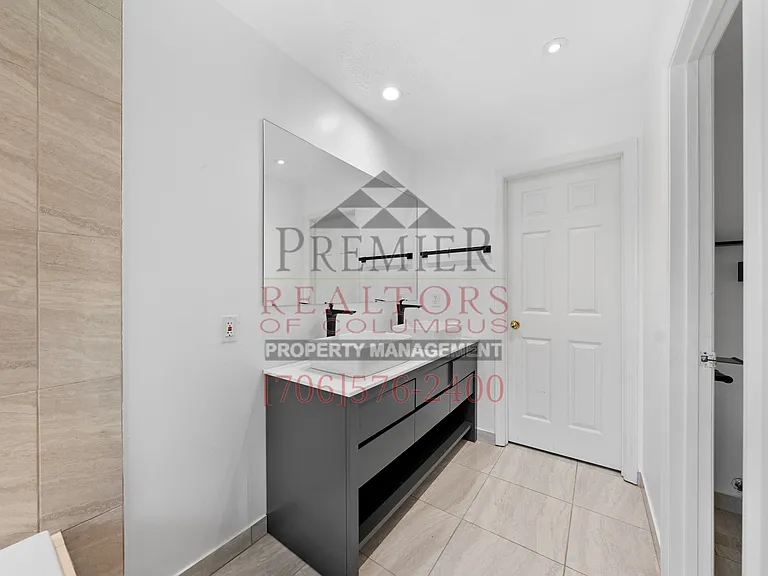 2250 Rock Springs Ct — Photo 23