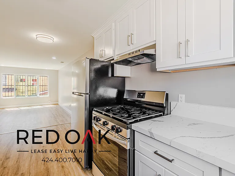 921 W 82nd St #26 — Photo 11
