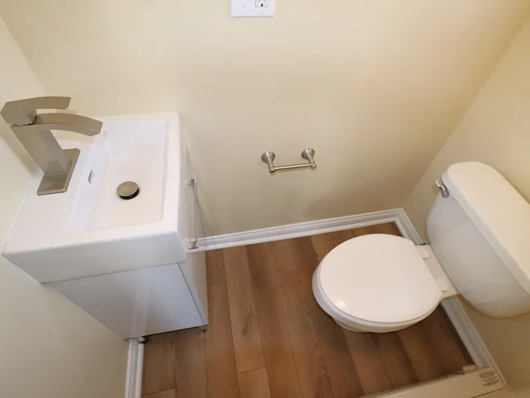 Beautifully Restored Townhouse — Photo 16