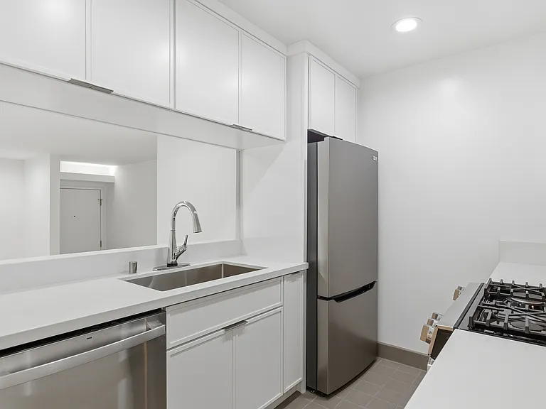 4111 Tujunga Ave #14 — Photo 6