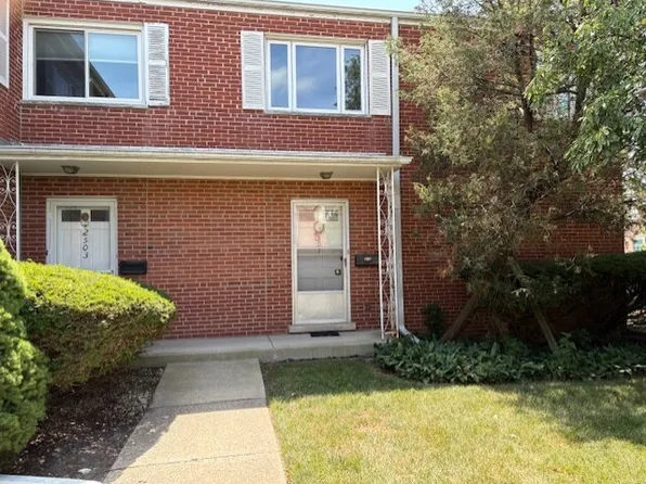 2501 Crawford Ave, Evanston, IL 60201