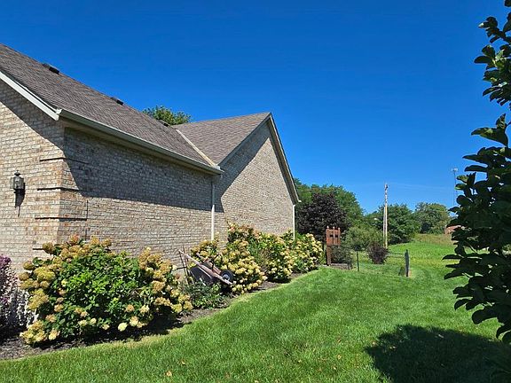 5th image of 670 Orient Way