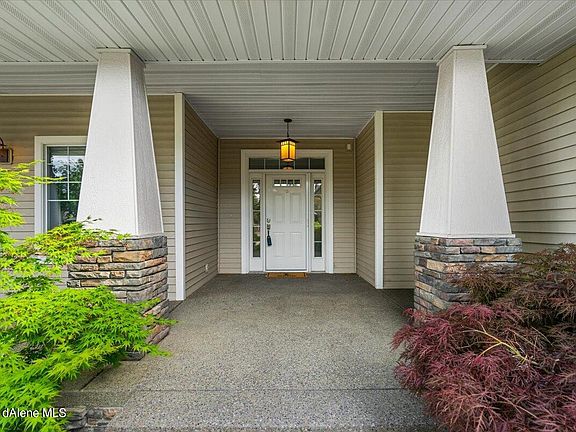 3rd image of 5025 E Frazier Dr