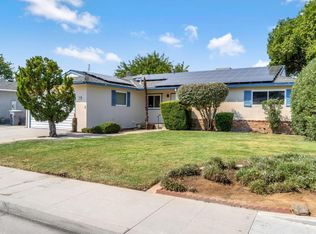 1725 Dennis Ave, Clovis, CA 93611