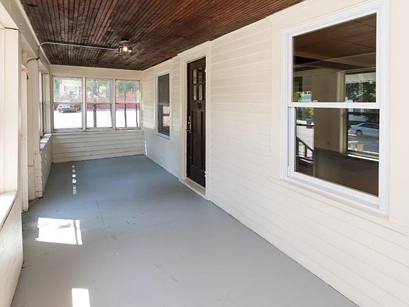 3rd image of 549 Stryker Ave S