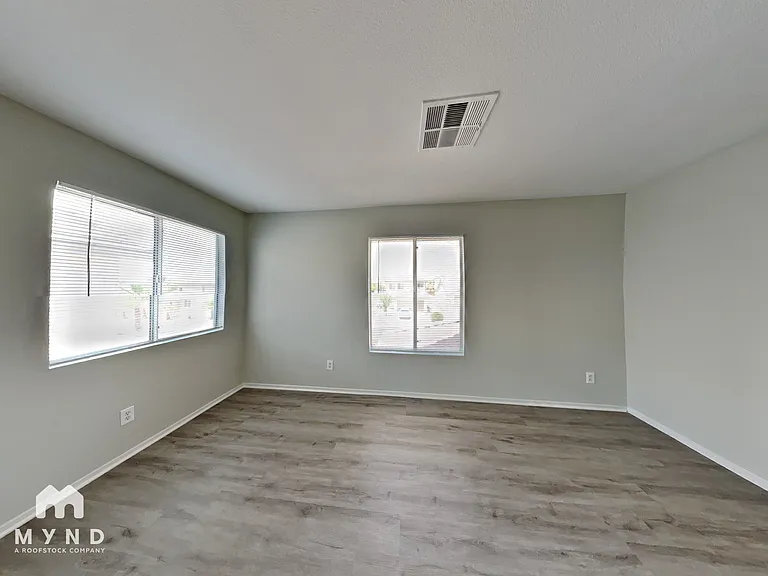 6271 Stone Hollow Ave — Photo 20