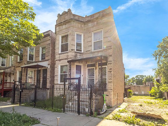 2nd image of 2114 S Trumbull Ave