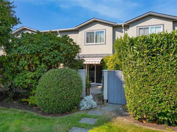 9855 Resthaven Dr #7, Sidney, BC V8L 3E9