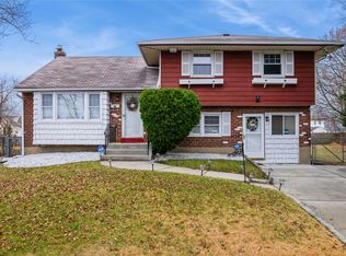 52 Rhodes Ave, Hempstead, NY 11550