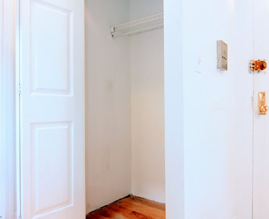 5th image of 323 E 88th St APT 19