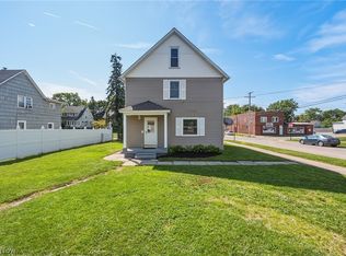 401 7th St, Fairport Harbor, OH 44077